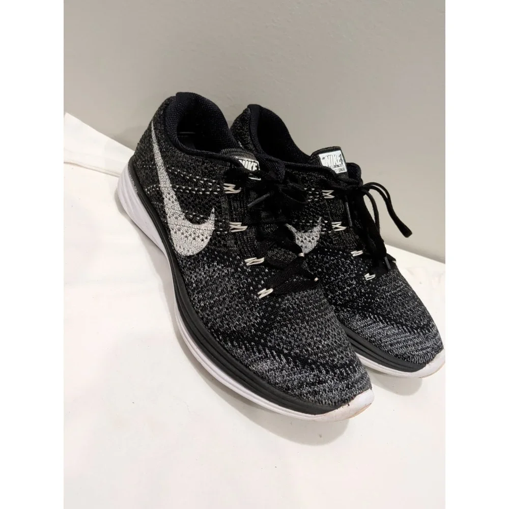 EUC Nike Flyknit Lunar 3 698182-001 Women Size US 9 Running Shoes Black White C5